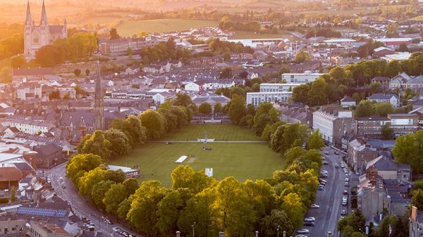 Record-Breaking Performances Light Up a Chilly Night at the Armagh International Road Races