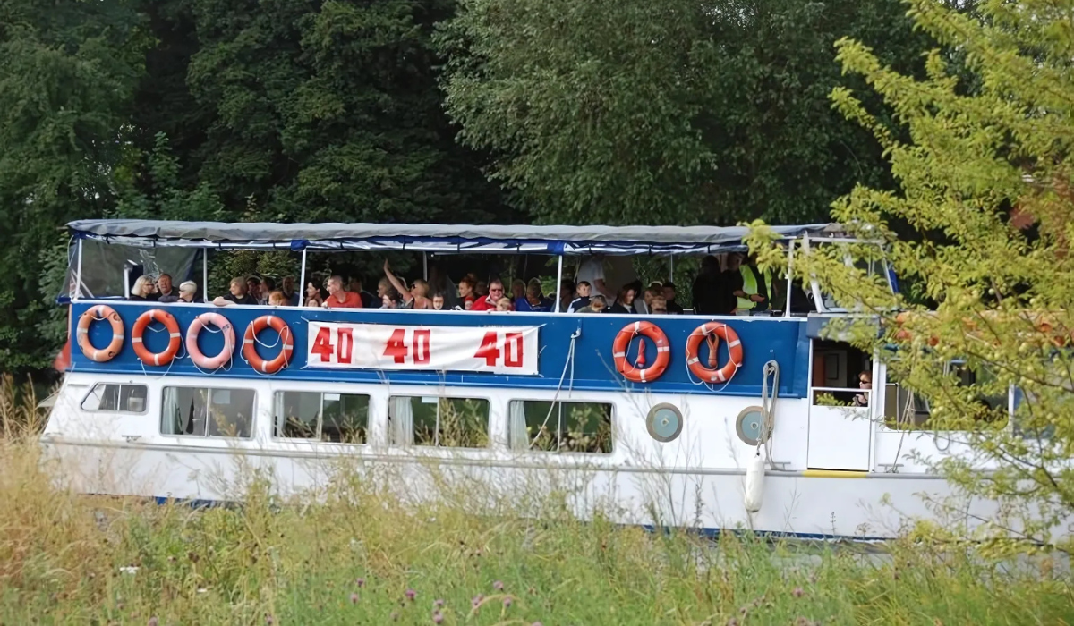 Racing Bizarre: The Absurdity of Beat the Boat