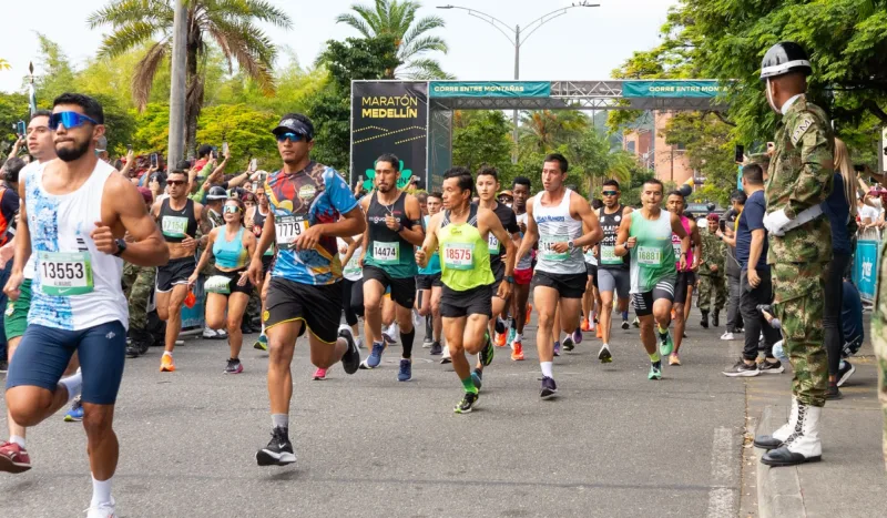 Run Republic Wanderlust: Maratón Medellin