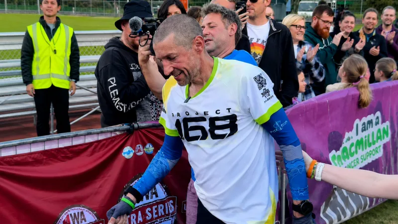 15 Minute Naps and Cheeseburgers: How Phil Gore Ran More Than 1,000km in Six Days